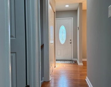 900 Nadine Court - Photo Thumbnail 16