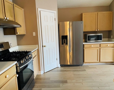 16837 Bailey Jean Dr - Photo Thumbnail 6