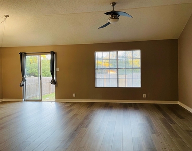16837 Bailey Jean Dr - Photo Thumbnail 2