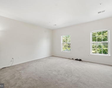 14247 Oxford Drive - Photo Thumbnail 15