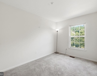 14247 Oxford Drive - Photo Thumbnail 23