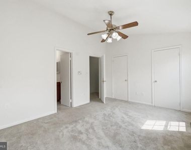 14247 Oxford Drive - Photo Thumbnail 18