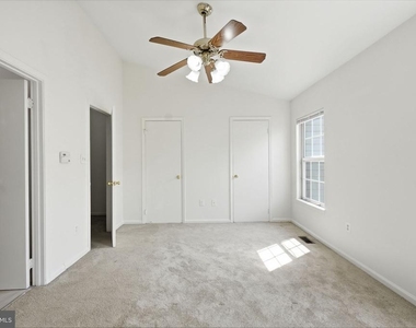 14247 Oxford Drive - Photo Thumbnail 19