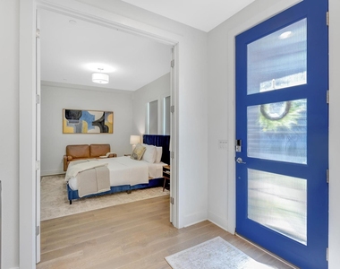1008 Concordia Ave - Photo Thumbnail 3
