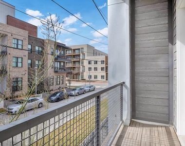1008 Concordia Ave - Photo Thumbnail 16