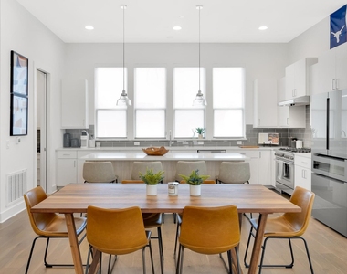 1008 Concordia Ave - Photo Thumbnail 10