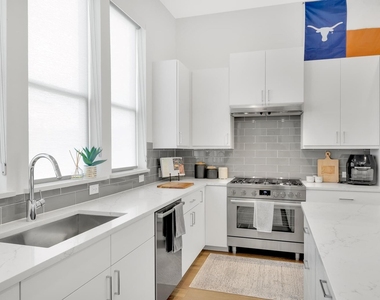 1008 Concordia Ave - Photo Thumbnail 13