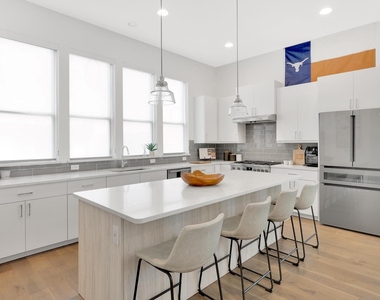 1008 Concordia Ave - Photo Thumbnail 12