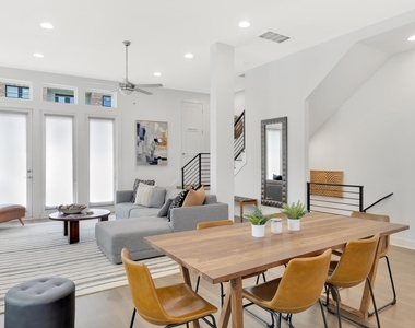 1008 Concordia Ave - Photo Thumbnail 8