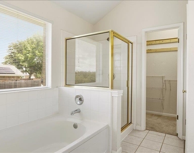 1500 Ashberry Trl - Photo Thumbnail 27