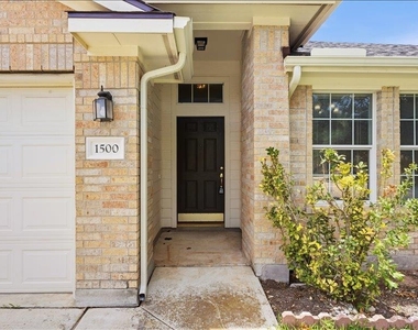 1500 Ashberry Trl - Photo Thumbnail 2