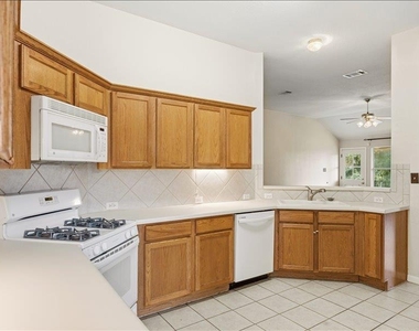 1500 Ashberry Trl - Photo Thumbnail 8