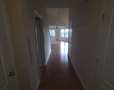 12828 Clarksburg Square Road - Photo Thumbnail 18