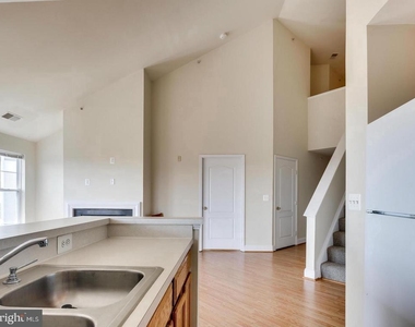 12828 Clarksburg Square Road - Photo Thumbnail 4