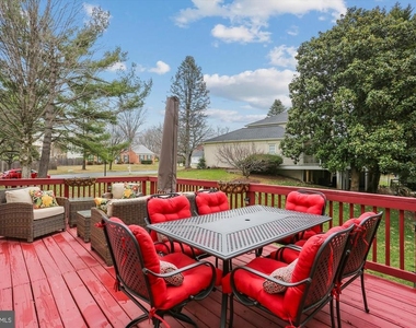 15237 Jones Lane - Photo Thumbnail 3