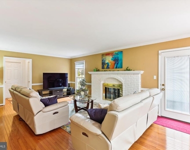 15237 Jones Lane - Photo Thumbnail 14