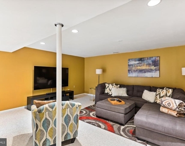 15237 Jones Lane - Photo Thumbnail 9