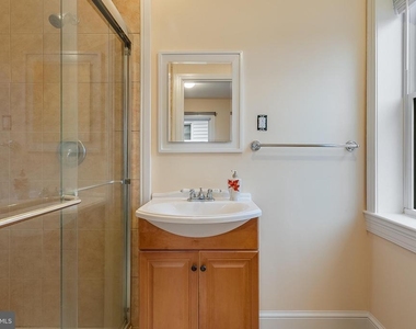4604 Nottingham Drive - Photo Thumbnail 11