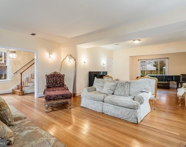 4604 Nottingham Drive - Photo Thumbnail 3