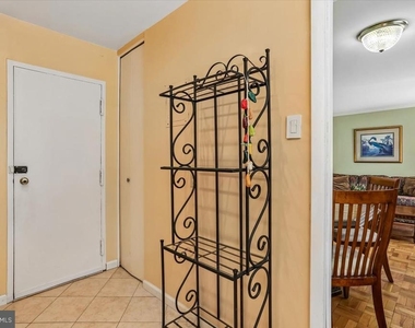 10513 Weymouth Street - Photo Thumbnail 8