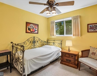 10513 Weymouth Street - Photo Thumbnail 13