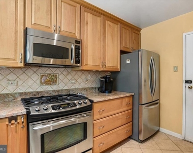 10513 Weymouth Street - Photo Thumbnail 7