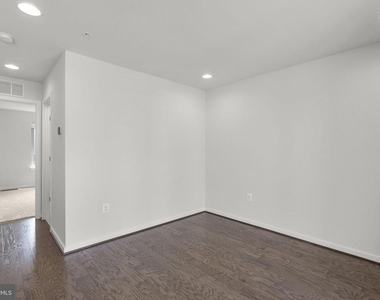 820 Thompson Crescent - Photo Thumbnail 31