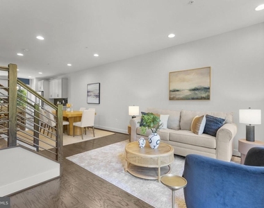 820 Thompson Crescent - Photo Thumbnail 15