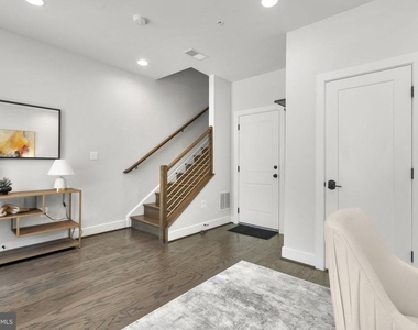 820 Thompson Crescent - Photo Thumbnail 5