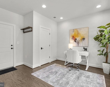 820 Thompson Crescent - Photo Thumbnail 4