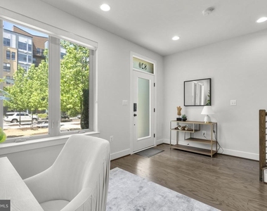 820 Thompson Crescent - Photo Thumbnail 3
