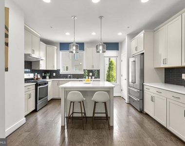 820 Thompson Crescent - Photo Thumbnail 6