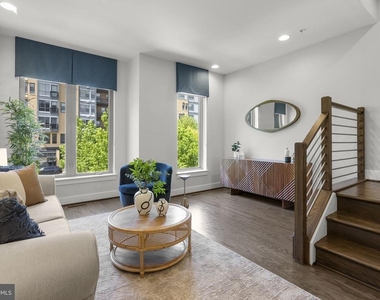 820 Thompson Crescent - Photo Thumbnail 13