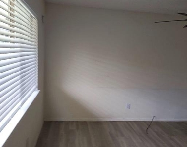 2609 Ektom Dr - Photo Thumbnail 6