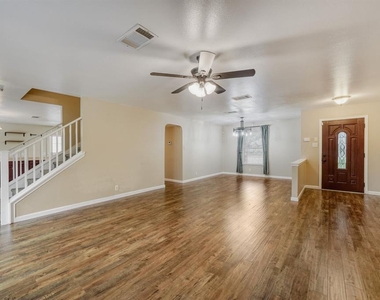 928 Justeford Dr - Photo Thumbnail 7
