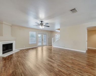 928 Justeford Dr - Photo Thumbnail 5