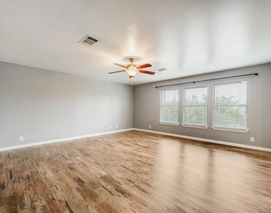 928 Justeford Dr - Photo Thumbnail 16
