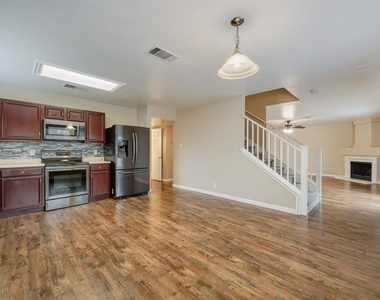 928 Justeford Dr - Photo Thumbnail 9