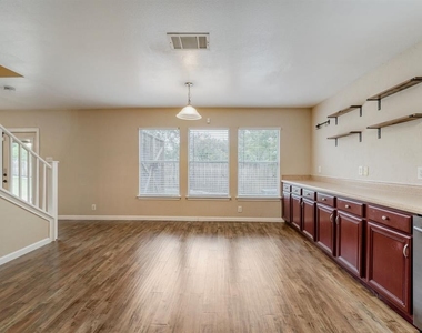 928 Justeford Dr - Photo Thumbnail 8