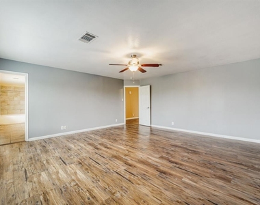 928 Justeford Dr - Photo Thumbnail 15