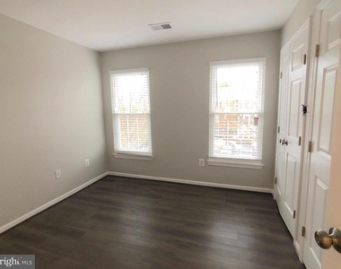 13103 Briarcliff Terrace - Photo Thumbnail 9