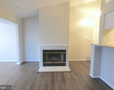 13103 Briarcliff Terrace - Photo Thumbnail 7