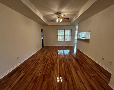 1400 Prairie Dr - Photo Thumbnail 3