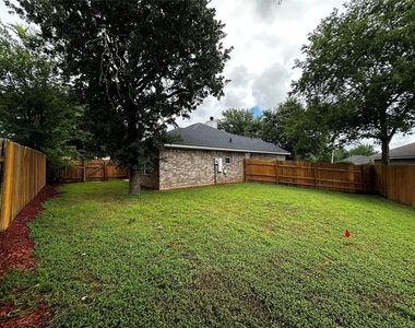 1400 Prairie Dr - Photo Thumbnail 14