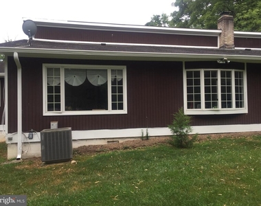 9917 Betteker Lane - Photo Thumbnail 3