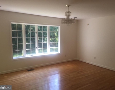 9917 Betteker Lane - Photo Thumbnail 9