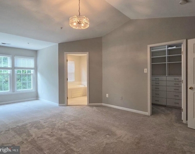 4613 Ripley Manor Terrace - Photo Thumbnail 18
