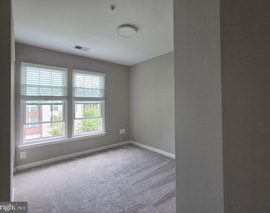 4613 Ripley Manor Terrace - Photo Thumbnail 24