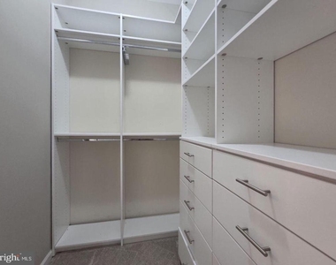 4613 Ripley Manor Terrace - Photo Thumbnail 20
