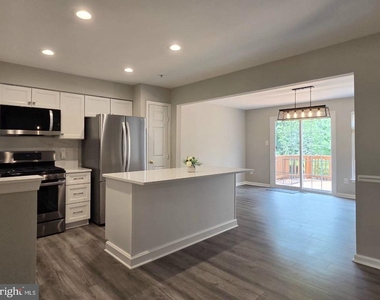 4613 Ripley Manor Terrace - Photo Thumbnail 7